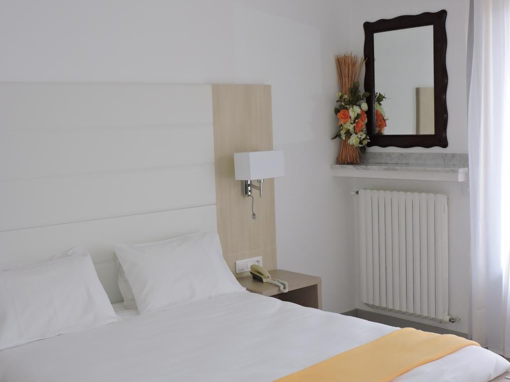 Hotel Uhainak Hendaye Exterior photo